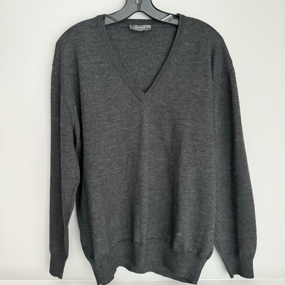 Bally Men’s 100% Pure New Wool V Neck Sweater Medium Sz 48 Grey logo embroidered